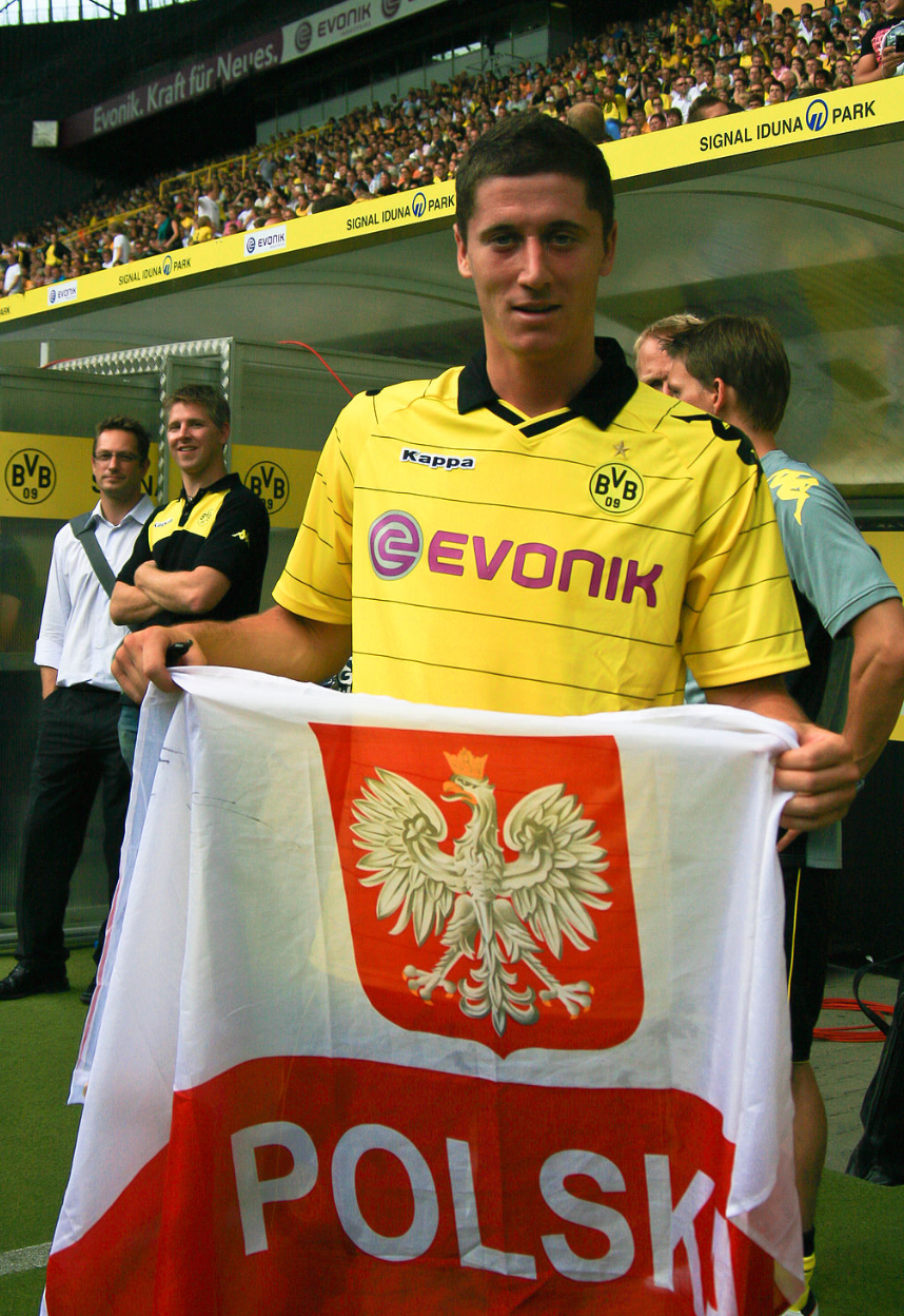 Robert Lewandowski Net Worth: How Much is He Worth?